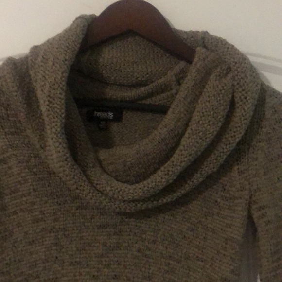 Tan sweater - Picture 2 of 6